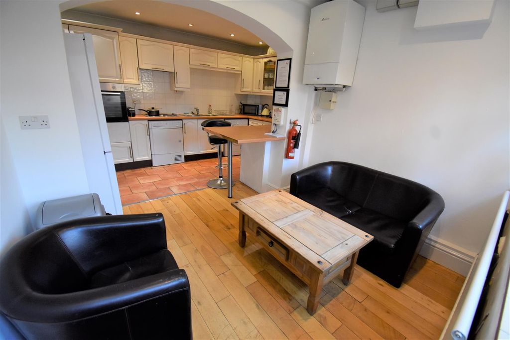 Property photo 3 of 8 Pic1.Jpg