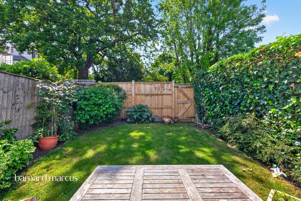 Property photo 3 of 25