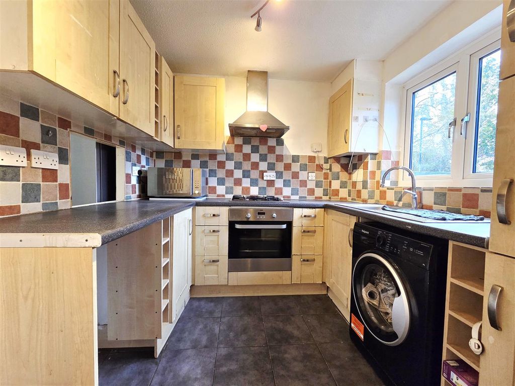 Property photo 3 of 11 20251104_145139.Jpg