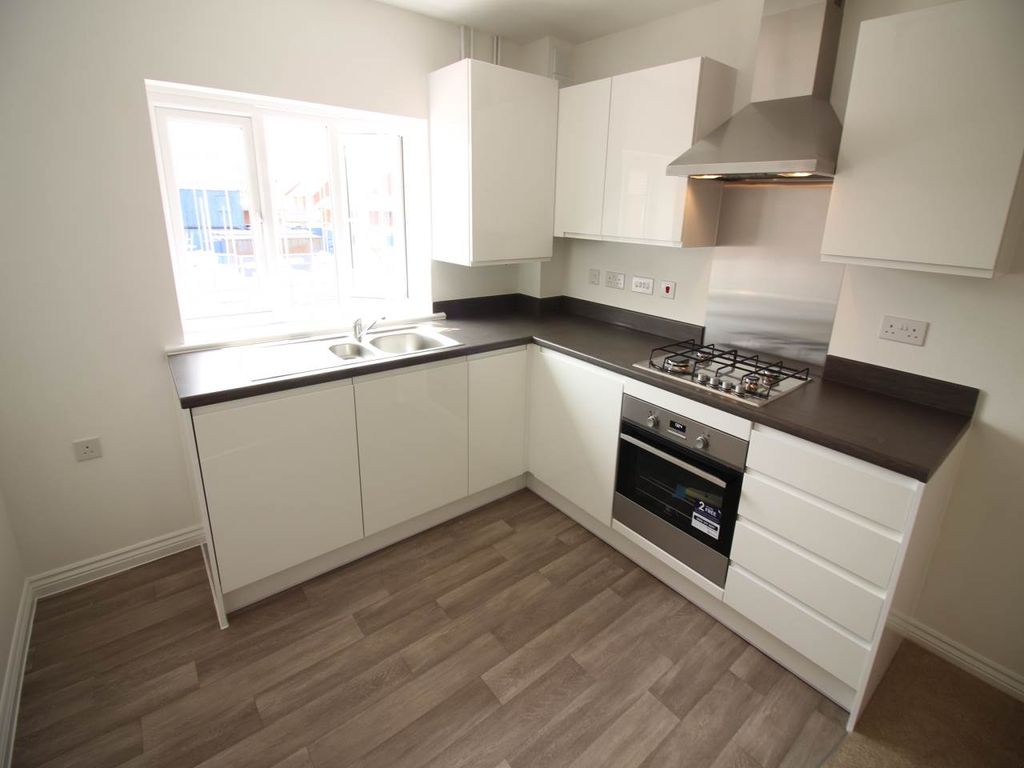 Property photo 1 of 6 Kitchen