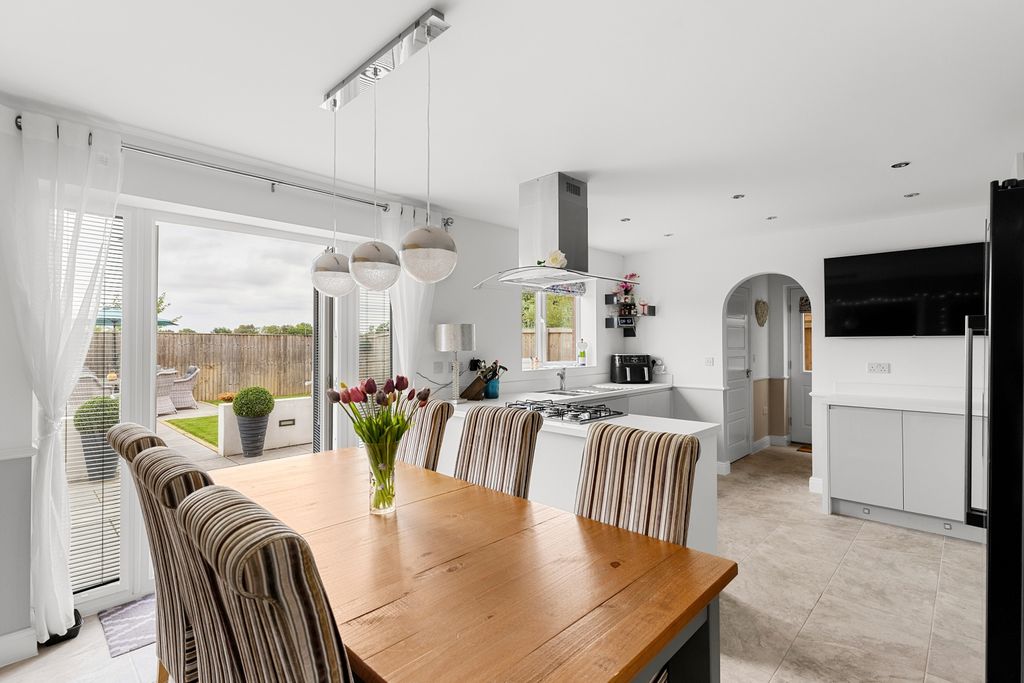 Property photo 1 of 26 Family Kitchen