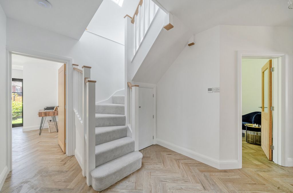 Property photo 3 of 40 1441361-27-69Eb79...