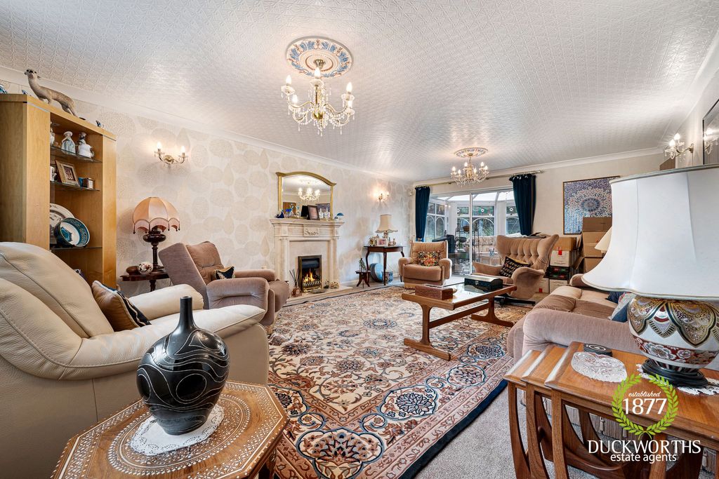 Property photo 2 of 40