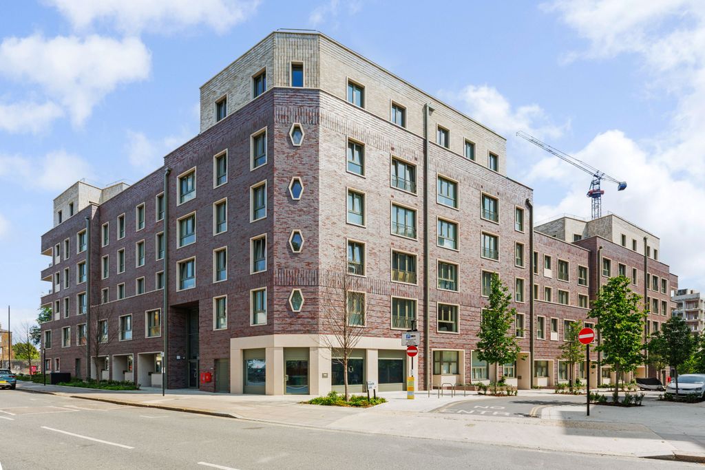 Property photo 2 of 12 93456_Eeko Agar Grove (1).Jpg