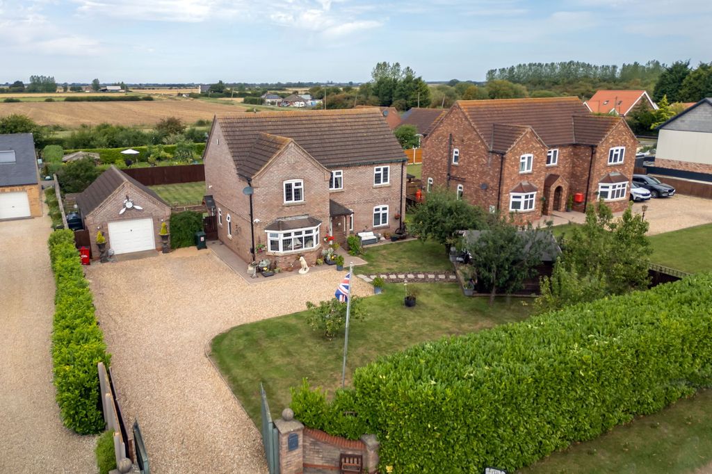 Property photo 1 of 33