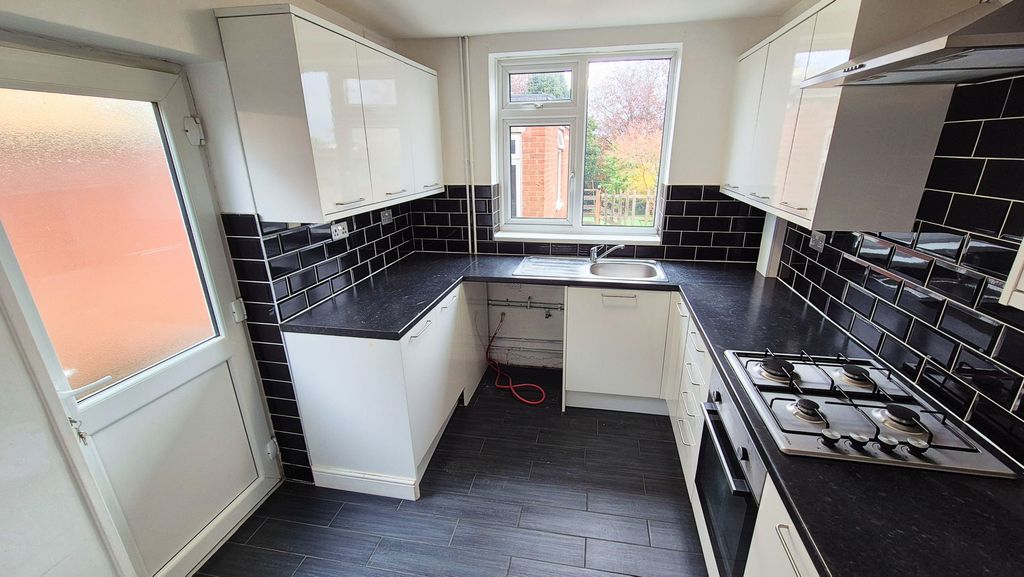 Property photo 3 of 37 Photo 3