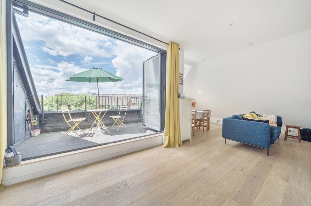 Property photo 3 of 14 1328342-5-687E26E...
