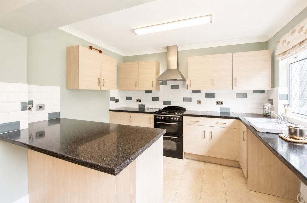 Property photo 2 of 11 d540A7A2-F8Ac-4455-B8A6-1B42E7789Cac