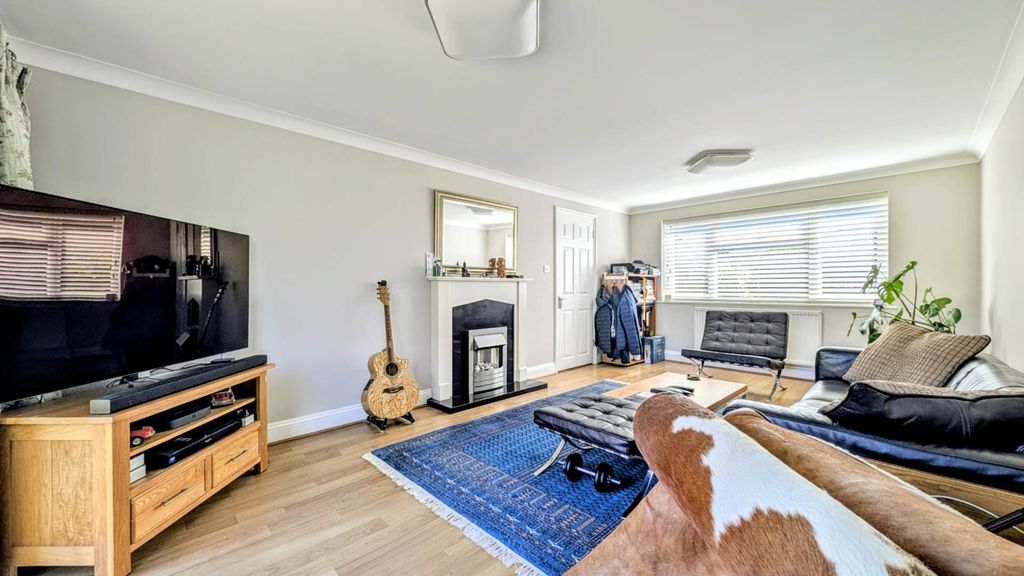 Property photo 3 of 24