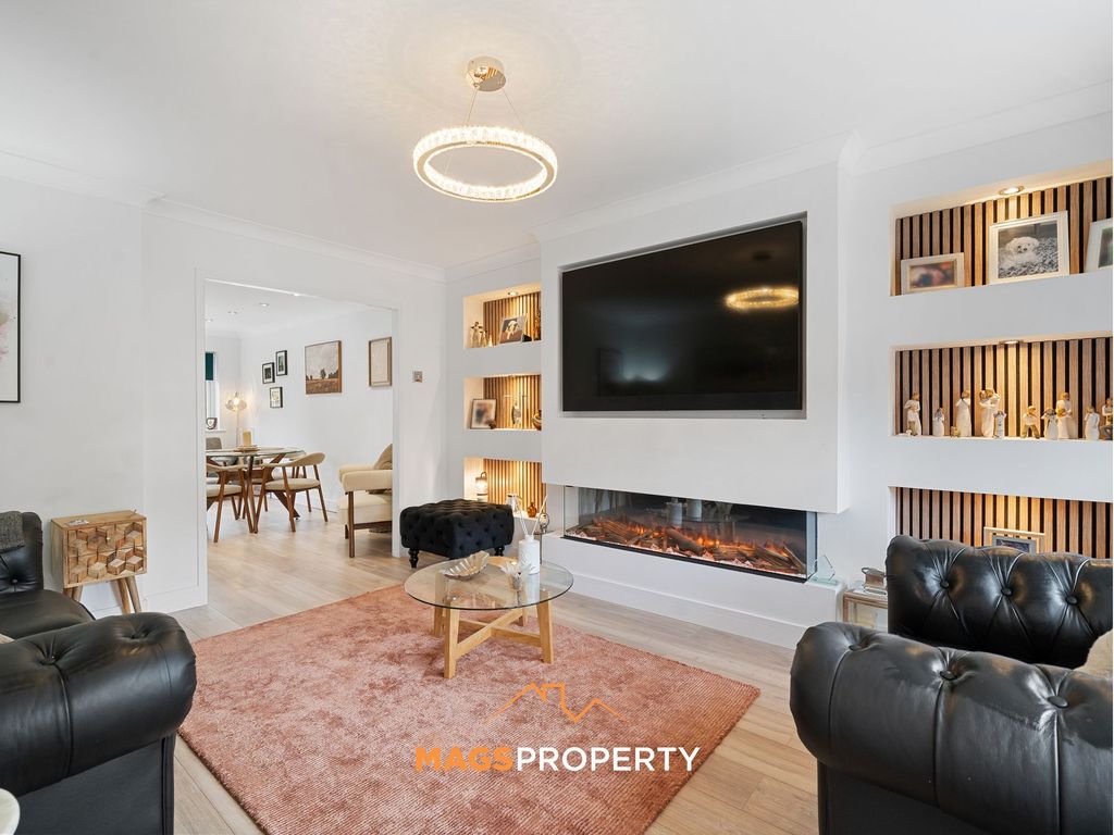 Property photo 2 of 27