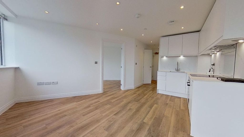 Property photo 3 of 24