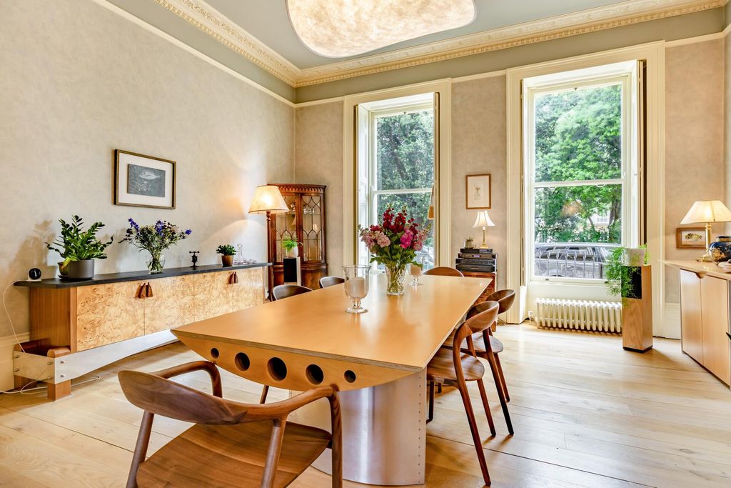 Property photo 3 of 27 Image