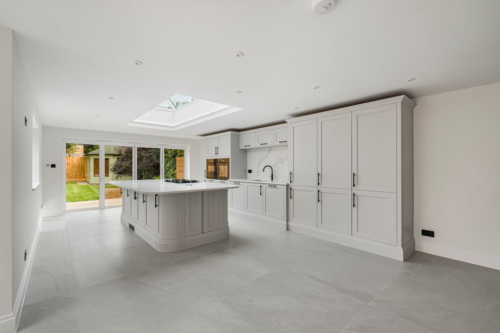 Property photo 3 of 38 1960605