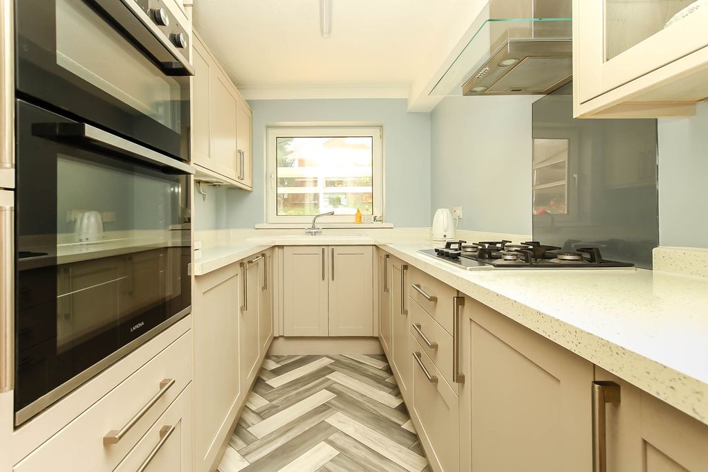Property photo 2 of 17 Kitchen