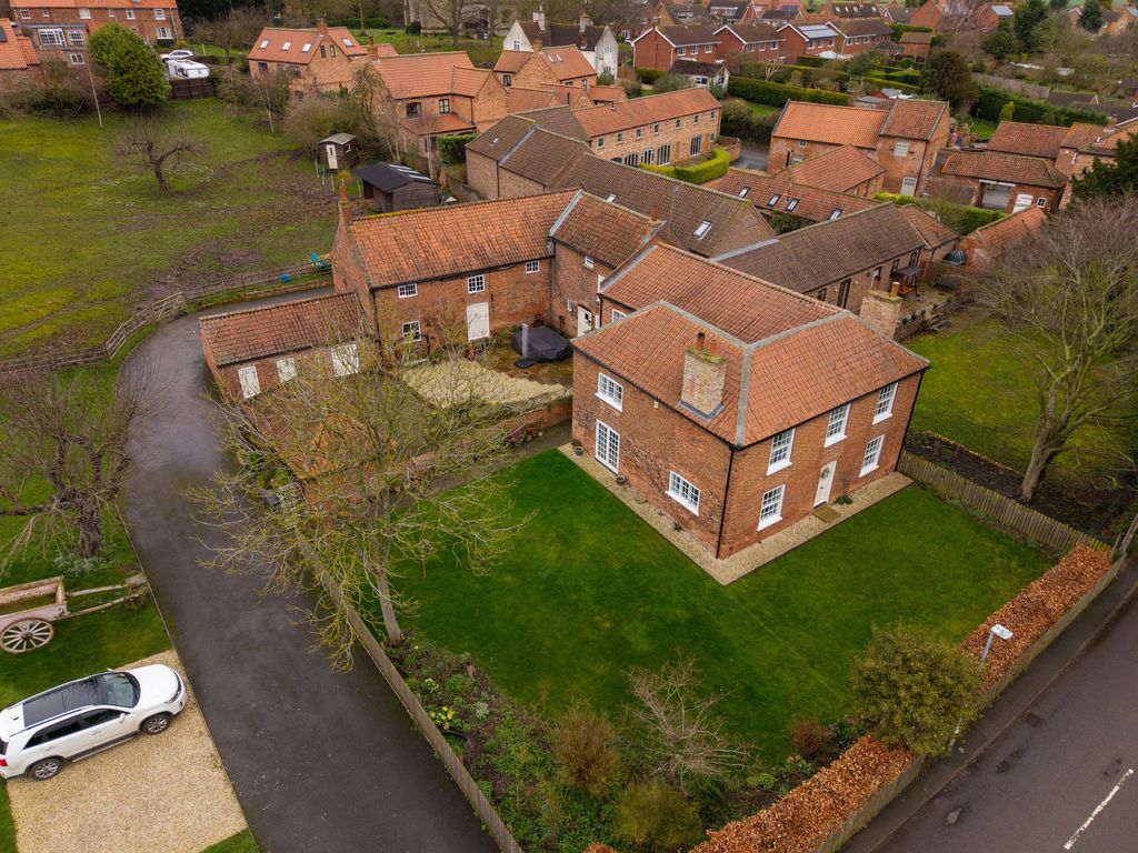 Property photo 1 of 35