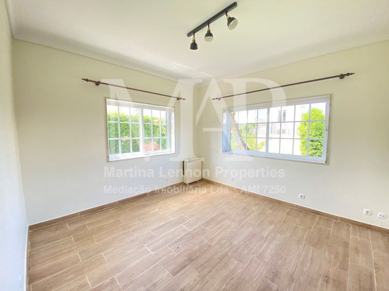 Property photo 3 of 37