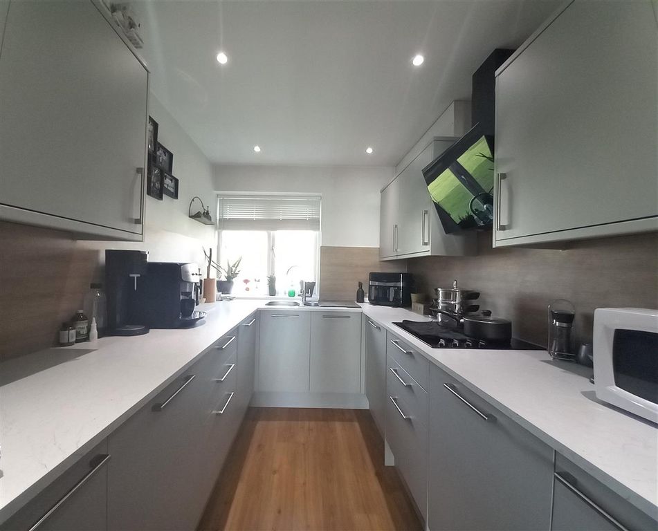 Property photo 3 of 12 Kitchen.Jpg
