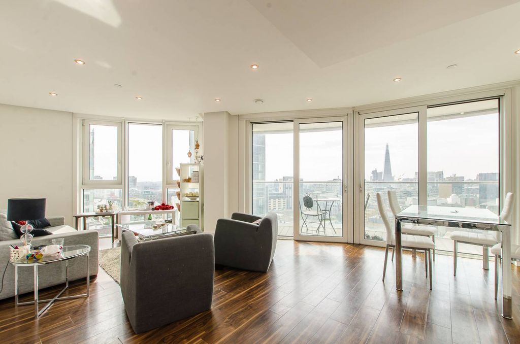 Property photo 2 of 22