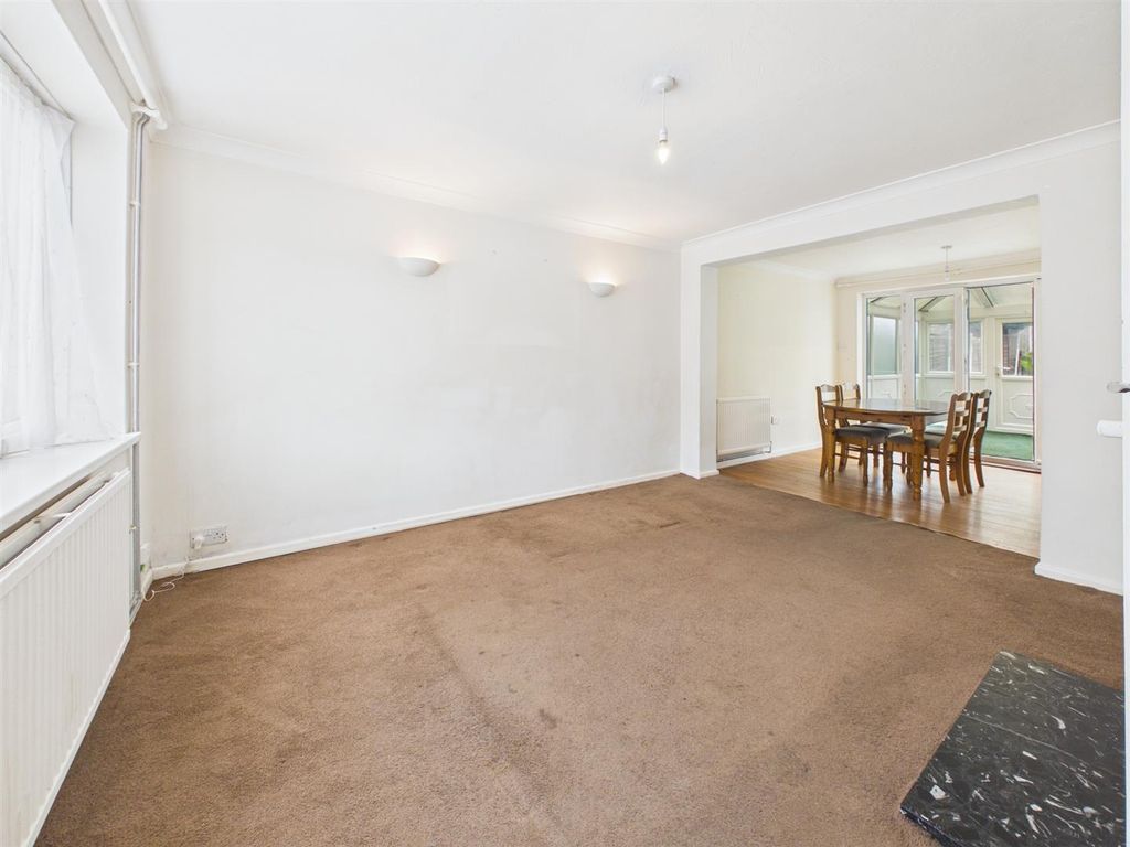Property photo 3 of 12 Cam05510G0-Pr0214-Still005.Jpg