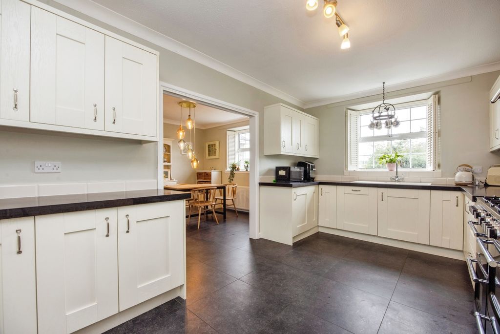 Property photo 2 of 30 Pbox-Img.Jpg