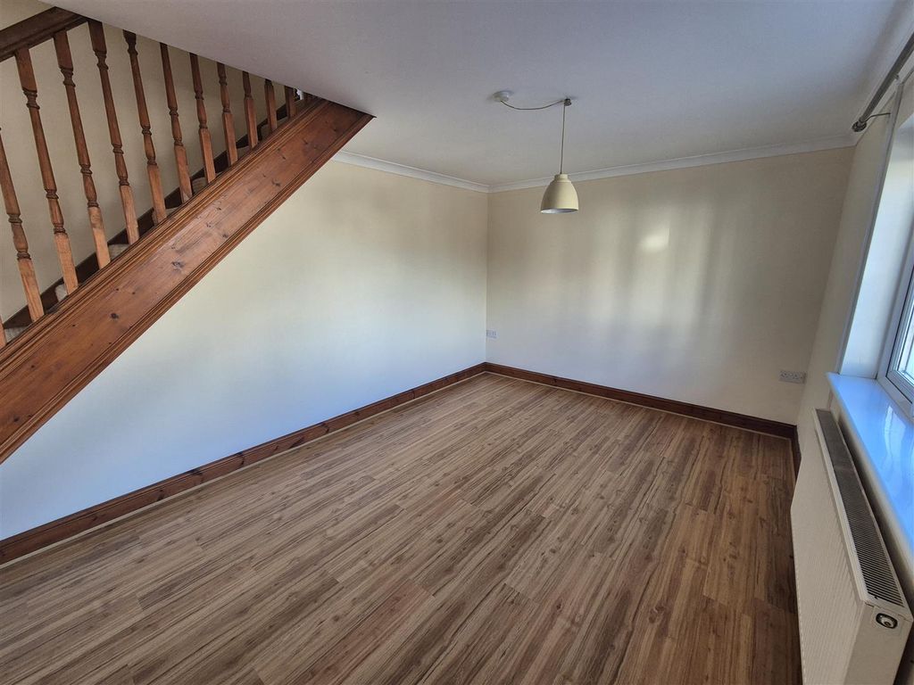 Property photo 2 of 14 Living Room/ Ystafell Fyw