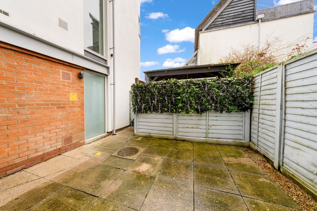 Property photo 3 of 12