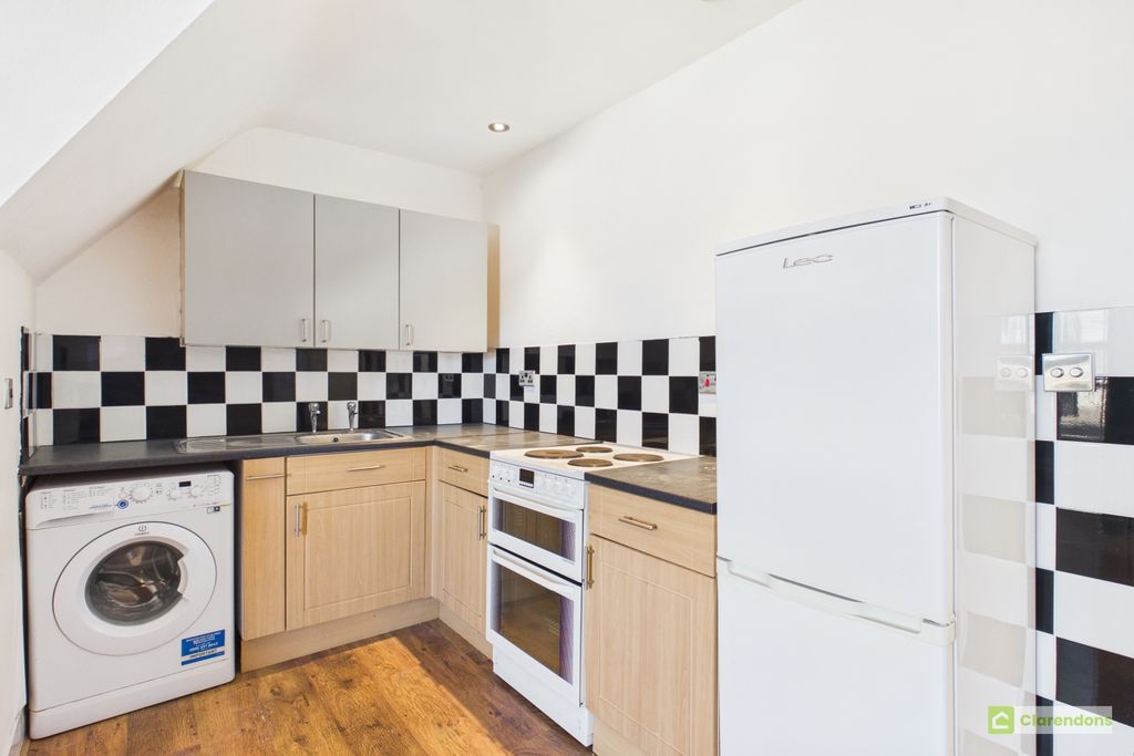 Property photo 3 of 6 Cam02528G0-Pr0455-Still001