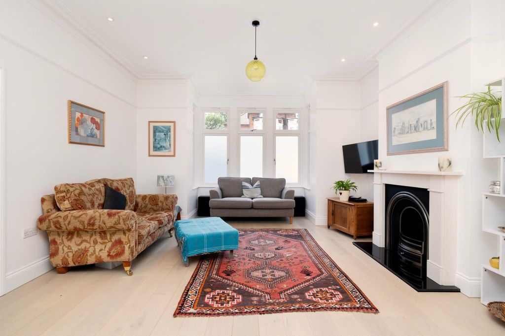 Property photo 3 of 14 Reception Room