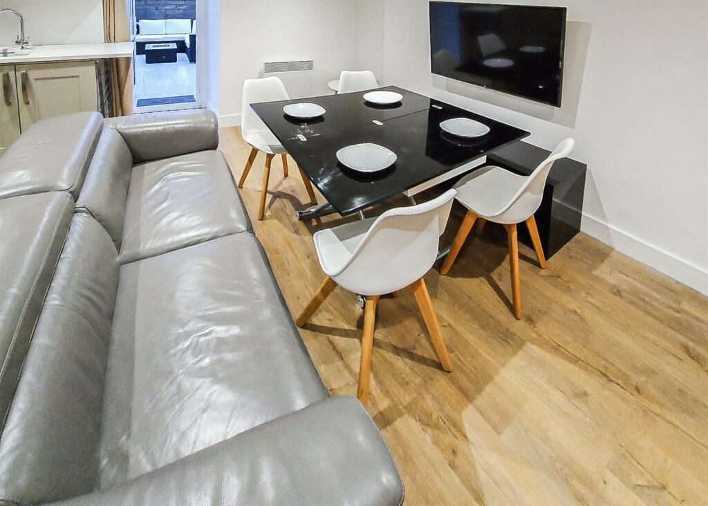 Property photo 2 of 11 4259082