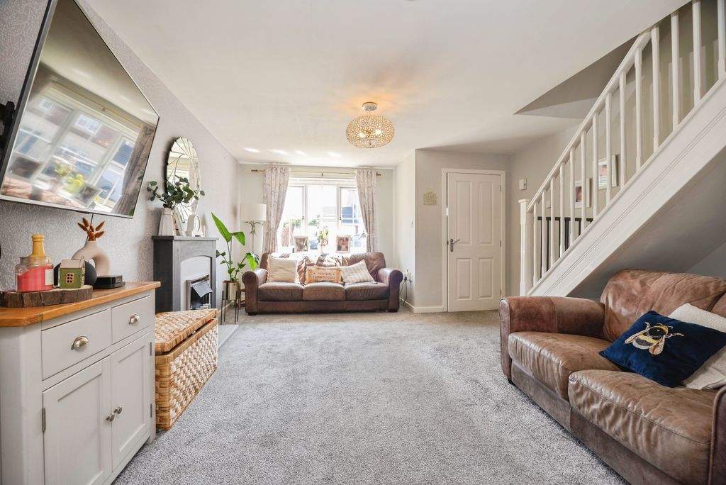 Property photo 2 of 14