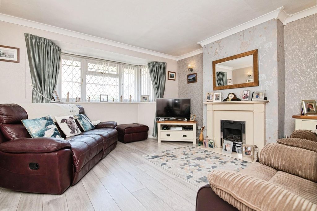 Property photo 2 of 19 Patricia-19.Jpg