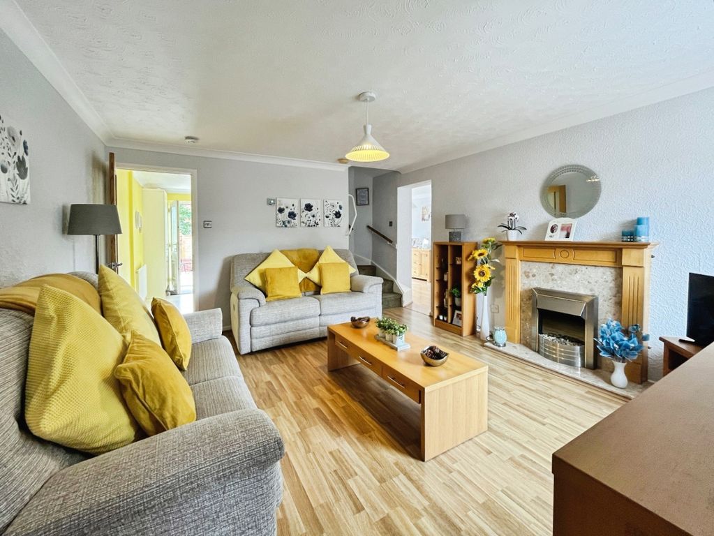 Property photo 2 of 18 4377544