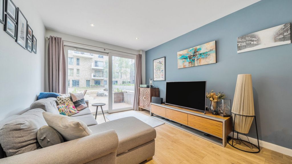 Property photo 1 of 11