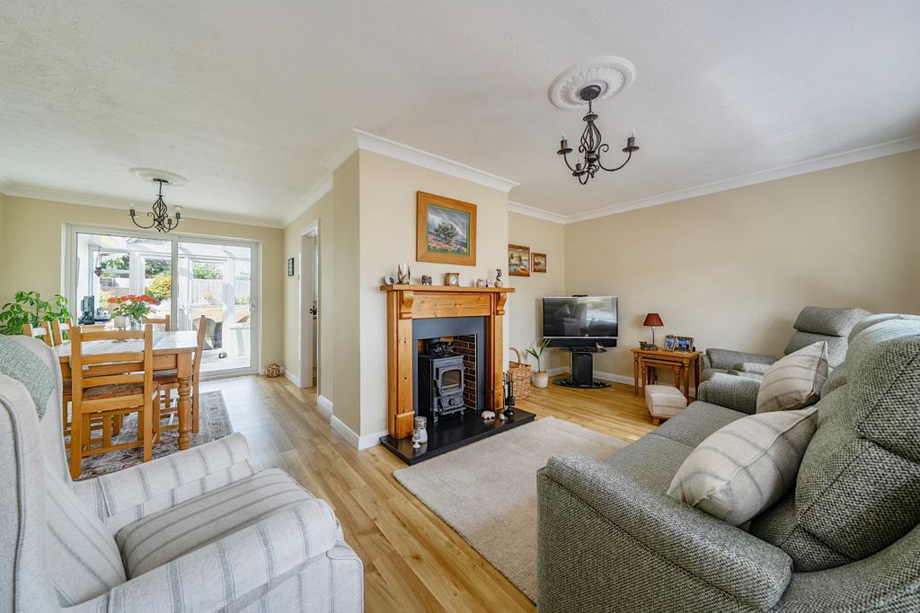 Property photo 2 of 15 151146212