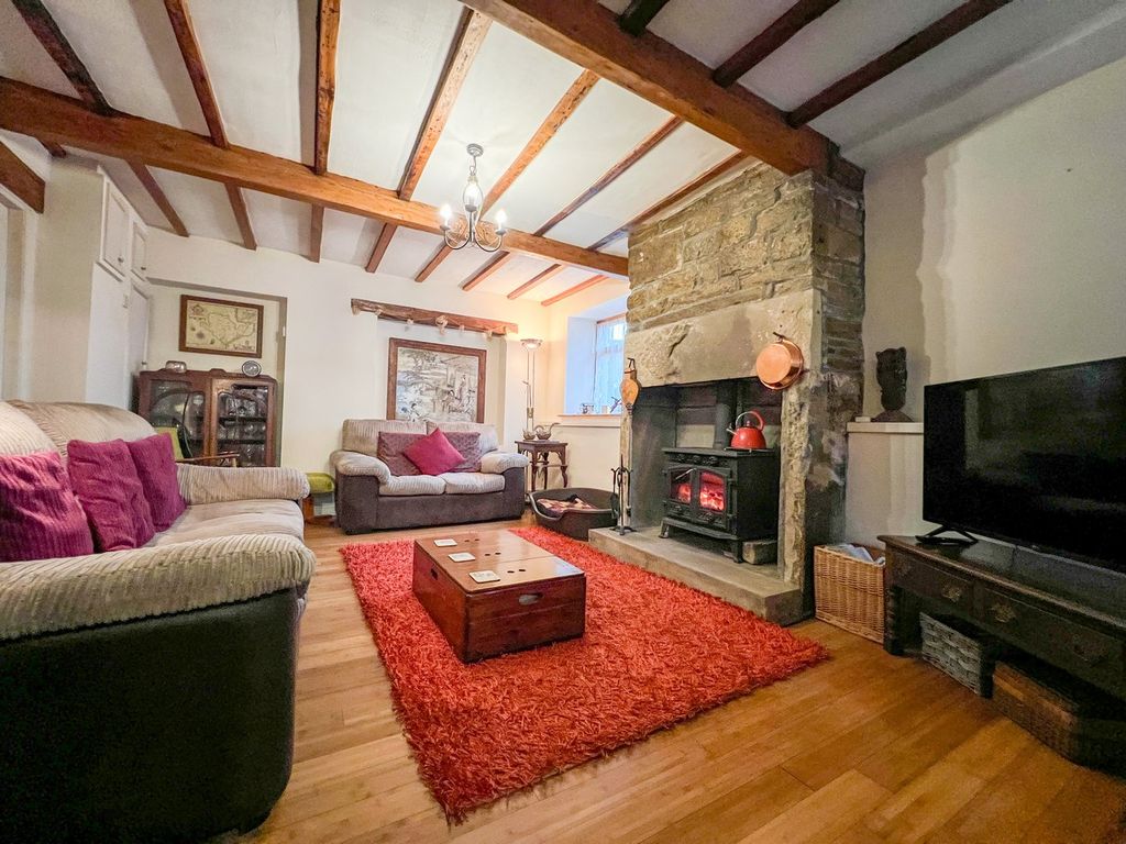 Property photo 2 of 34