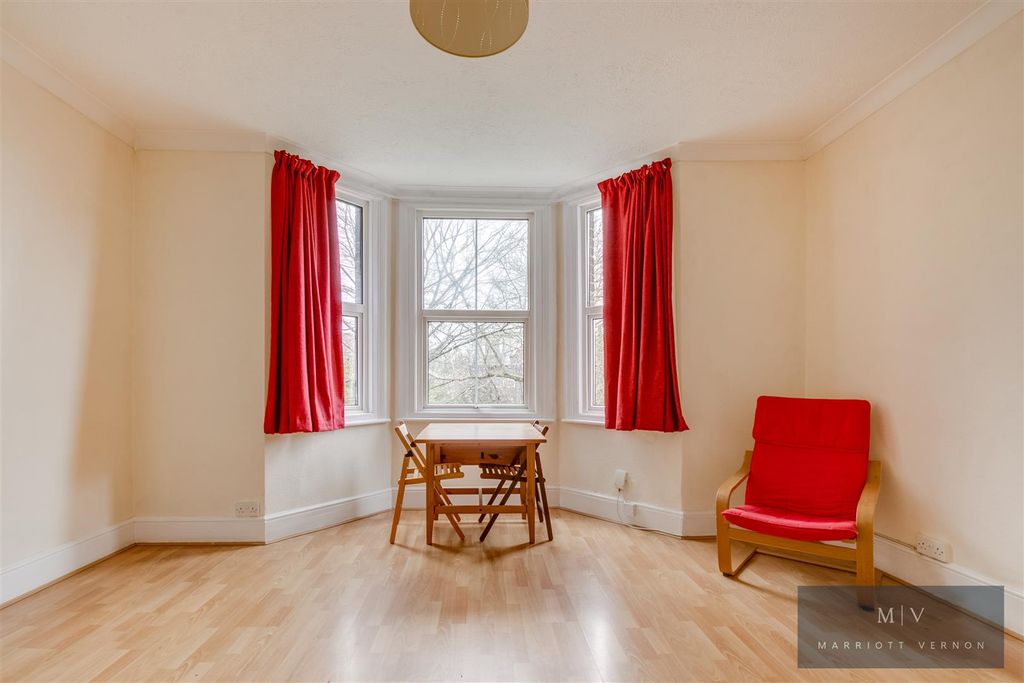 Property photo 2 of 11 Woodstock Road 26 Flat 3-12.Jpg