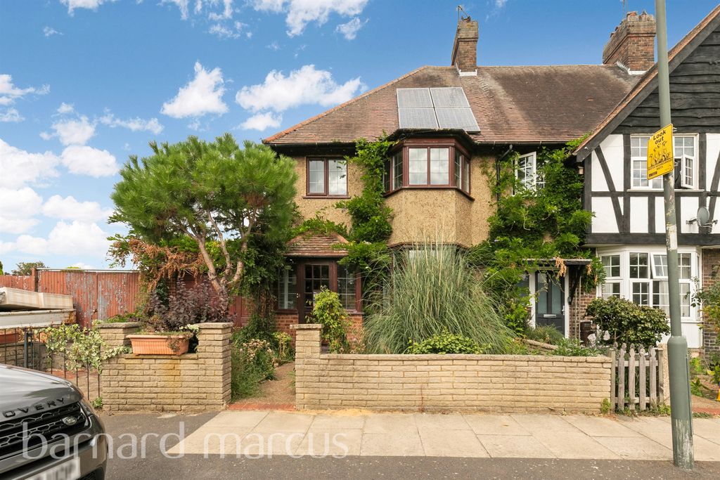 Property photo 1 of 8