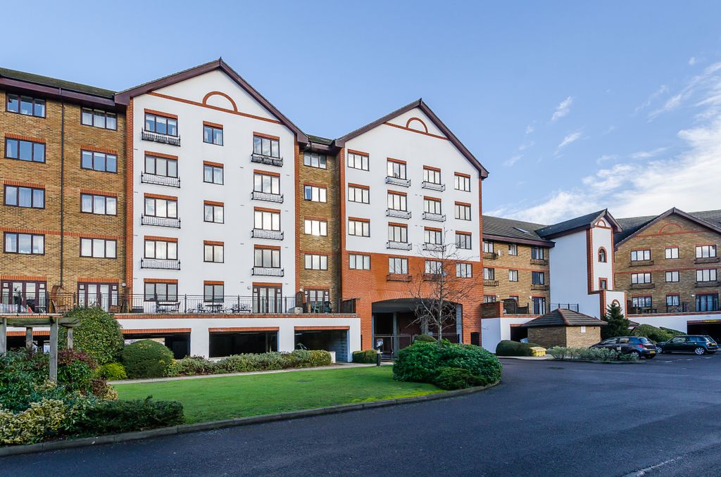 Property photo 1 of 8