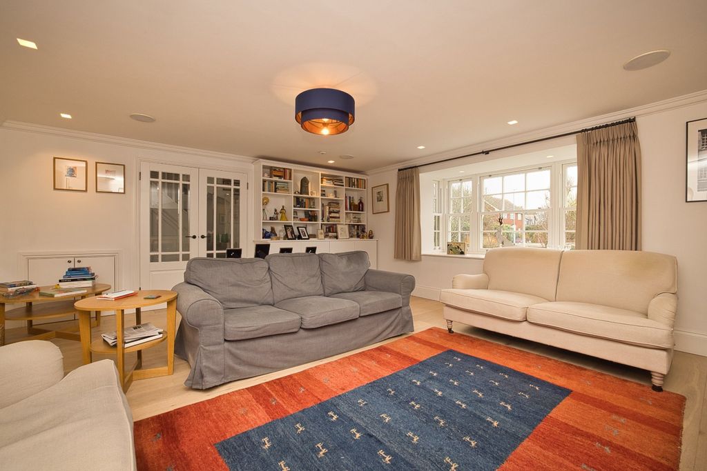 Property photo 3 of 24 Picture 3