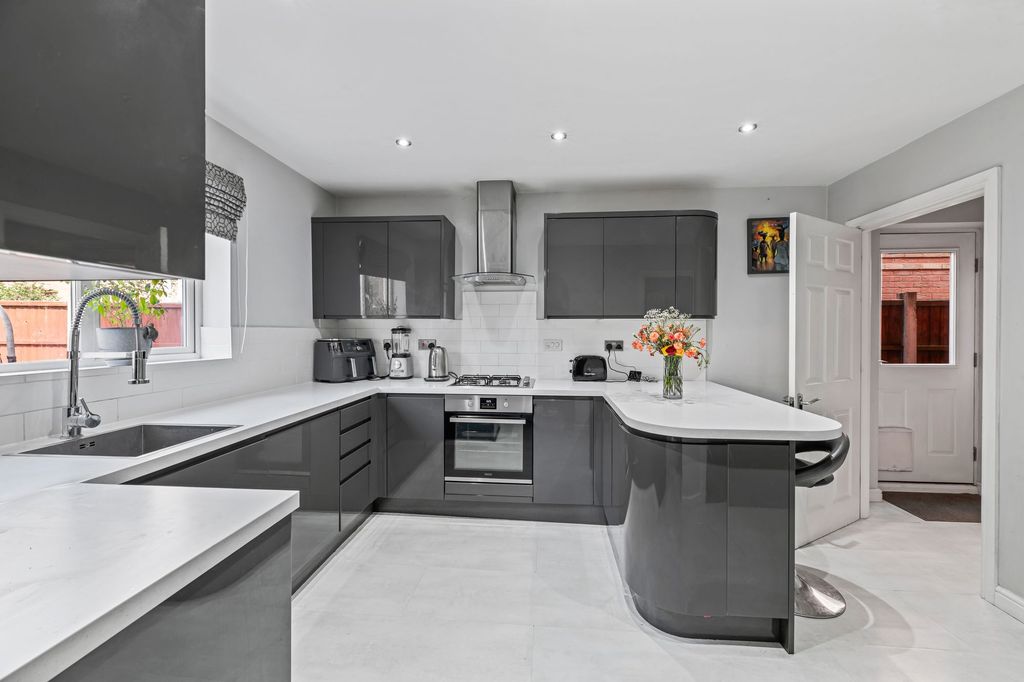 Property photo 2 of 22 Kitchen