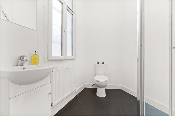 Property photo 3 of 7 E15 Bathroom