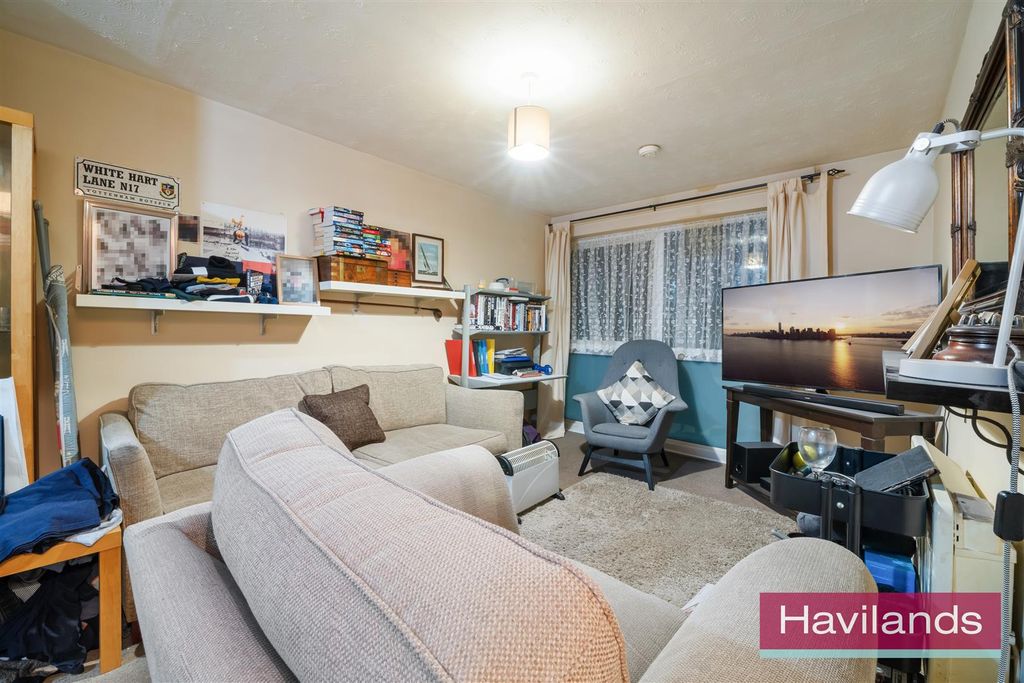 Property photo 2 of 9 Hansart Way-9.Jpg