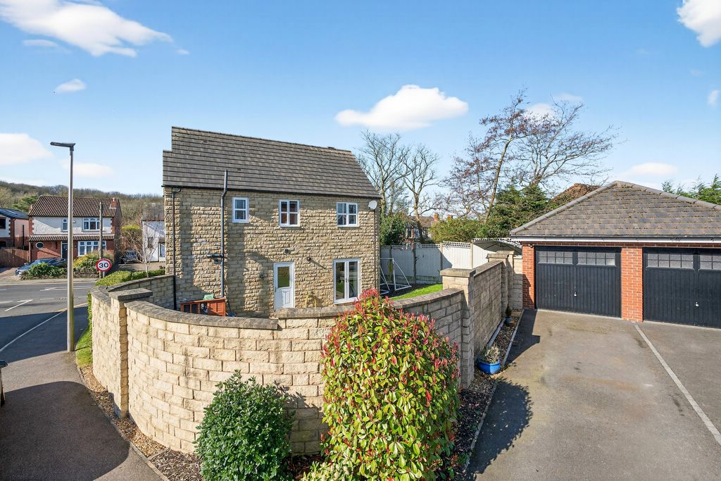 Property photo 3 of 24