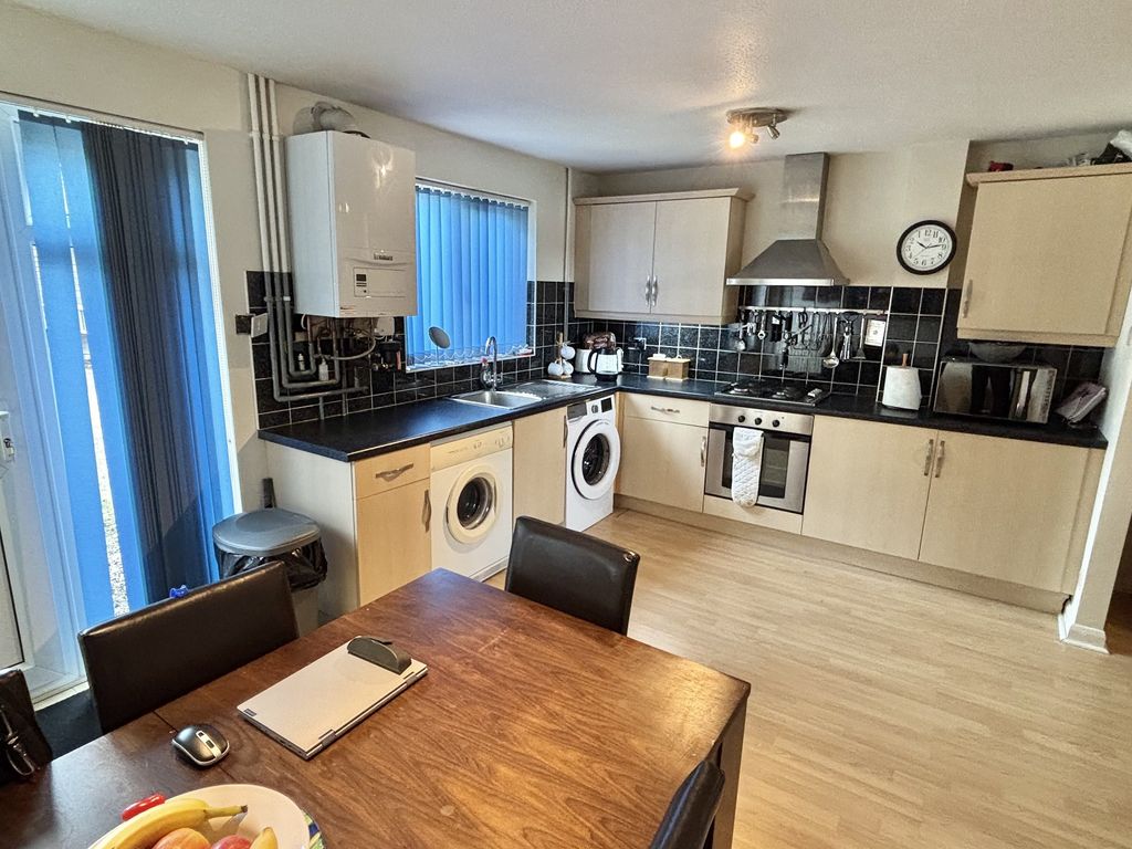 Property photo 3 of 12 Kitchen-Diner