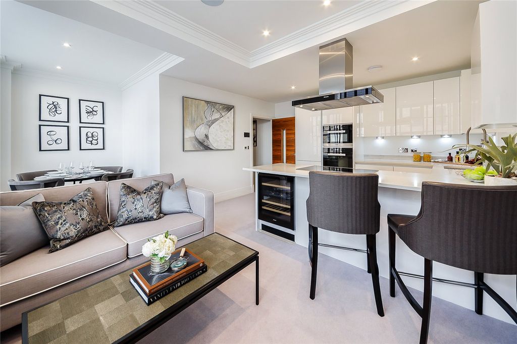Property photo 2 of 7 Palace Wharf