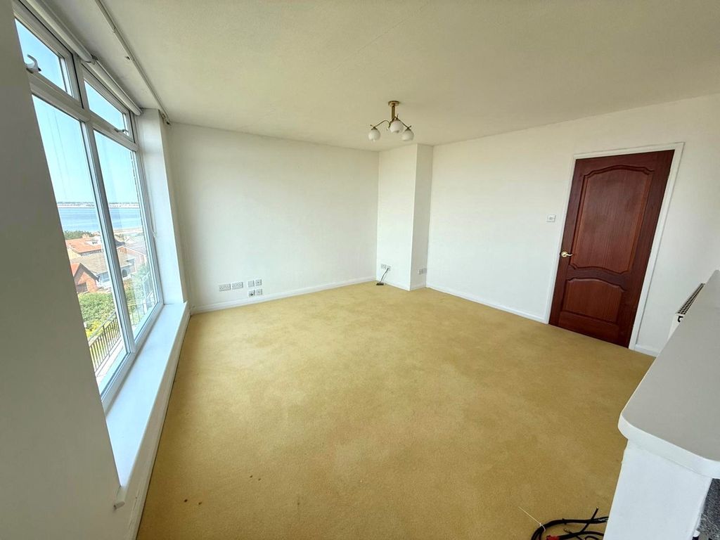 Property photo 3 of 12 Image