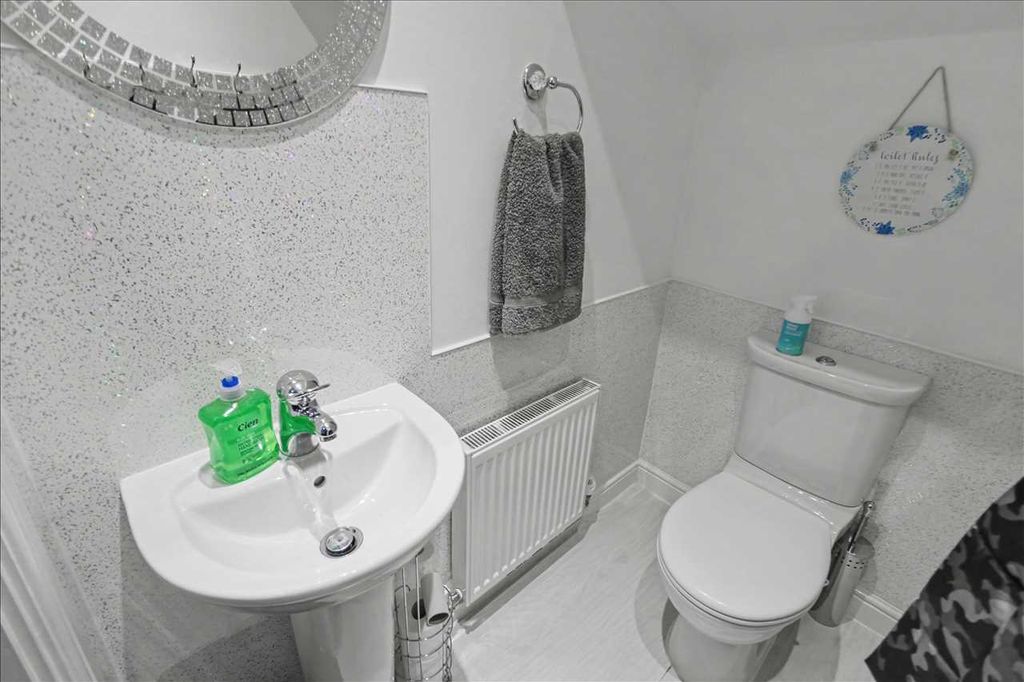 Property photo 2 of 27 W/C