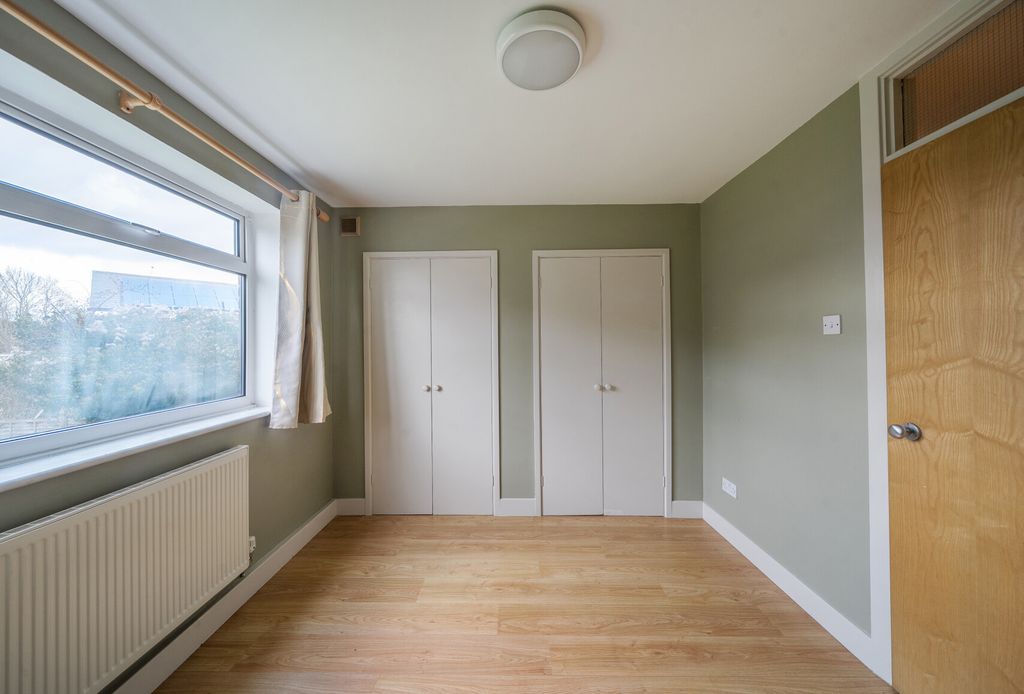 Property photo 2 of 6 1402604-1-696F583...