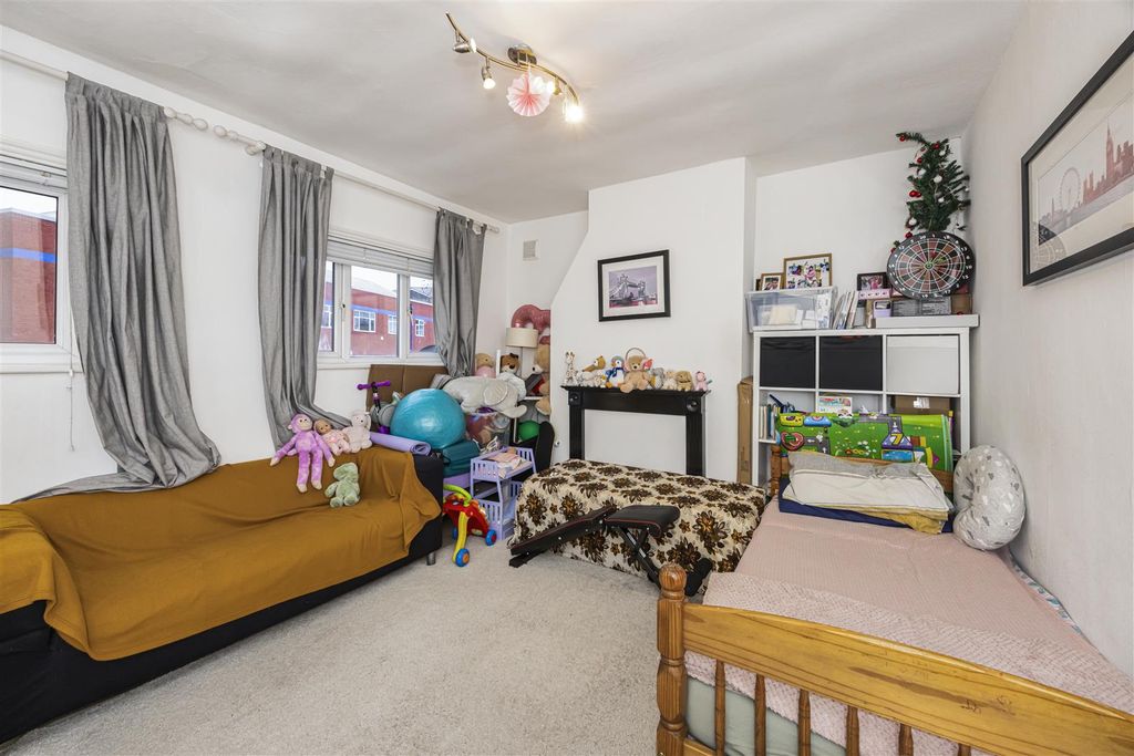 Property photo 3 of 12 3