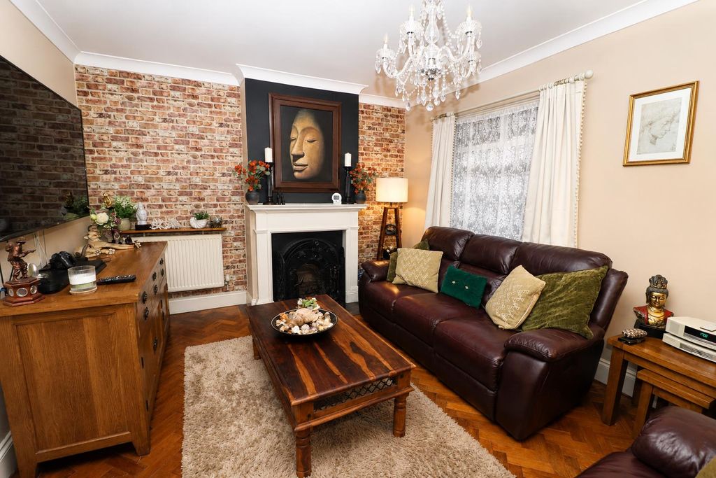 Property photo 2 of 14